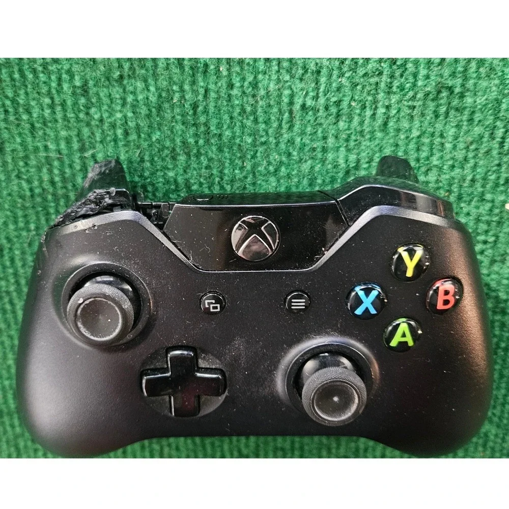 Xbox One Wireless Controller Black Damaged‎ For Parts Or Repair